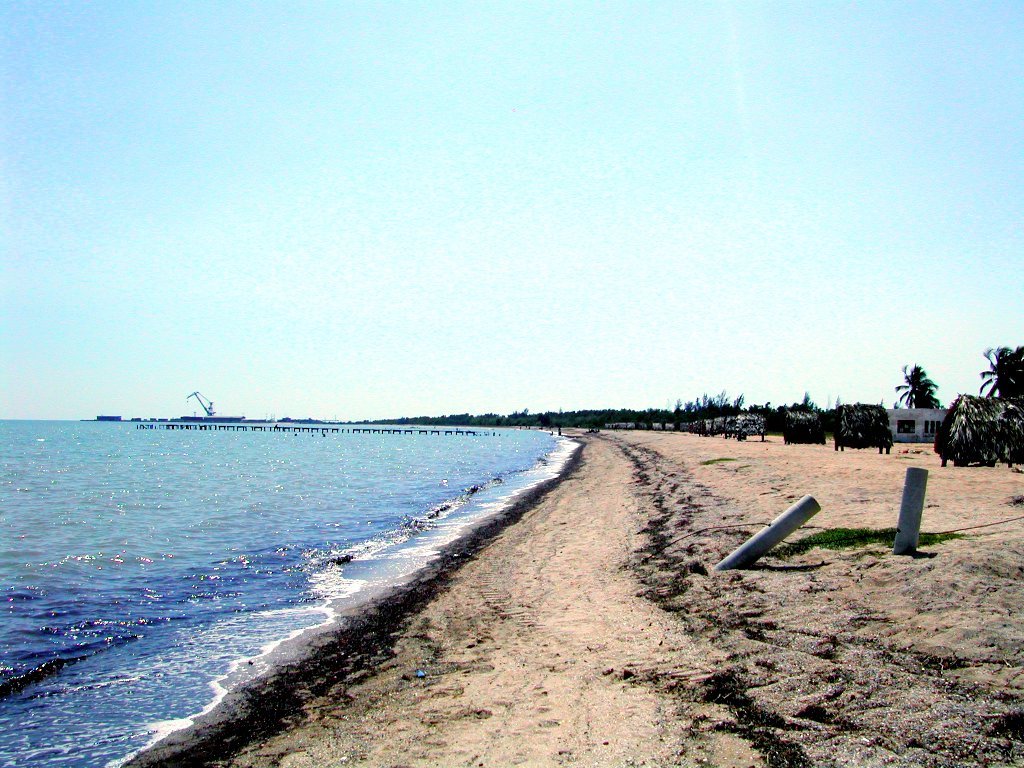 Playa de Batabanó en Surgidero de Batabanó. Batabanó. La Habana by panchy