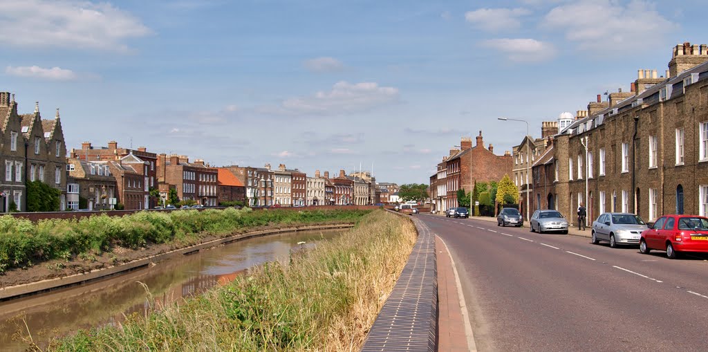 North and South Brink divided by the River Nene, Wisbech, Cambridgeshire. by andrewsbrown