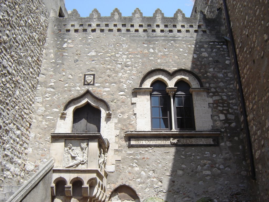 Palazzo dell'antica sede Regione Sicilia by Raffaele Boccia