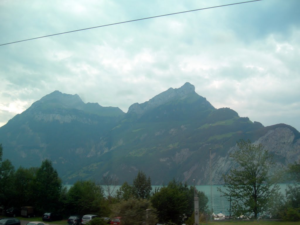 Oberbauenstock and Niederbauenstock from Sisikon by janiylinampa