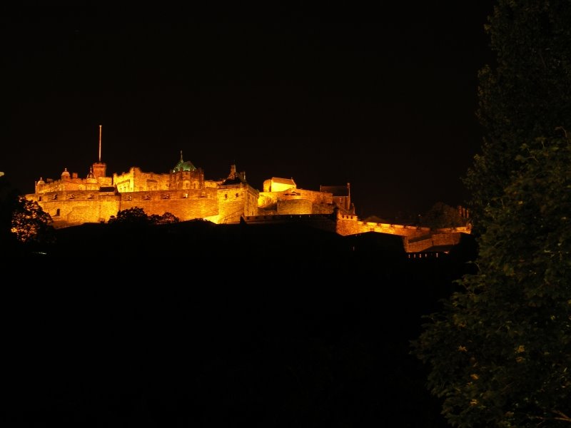 Scotland - Edinburgh - Castle at night by ®mene