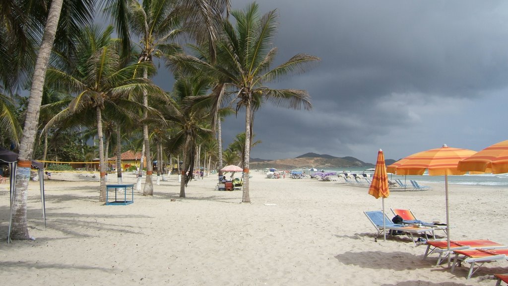 Playa El Agua. Isla Margarita by jffrywrght