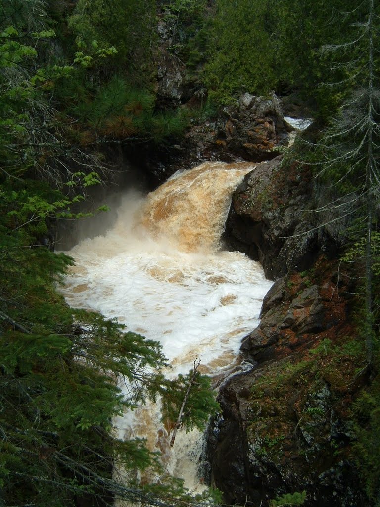 Cascade Falls @ Cascade St. Park, MN by jclc