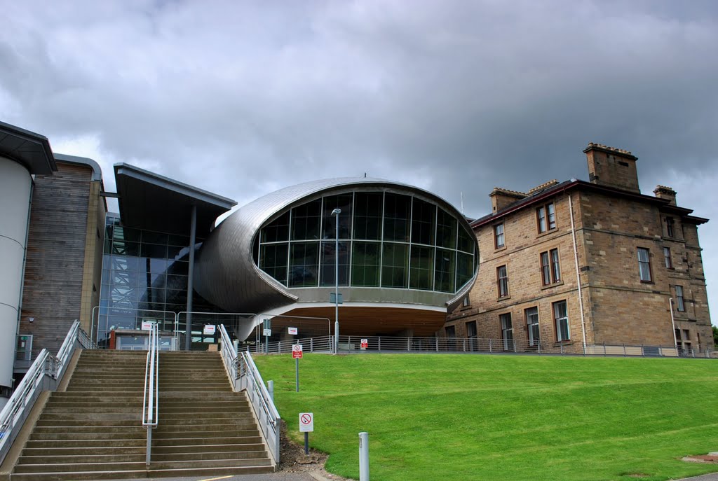 Edinburgh, a building of the Napier University by Maciej Szester