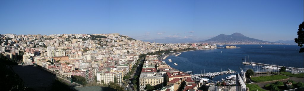 Napoli (panorama) by Damir Jelic