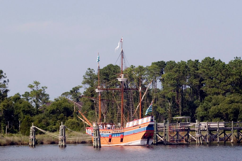 Elizabeth II at Roanoke Island Festival Park by Curtis.Wright