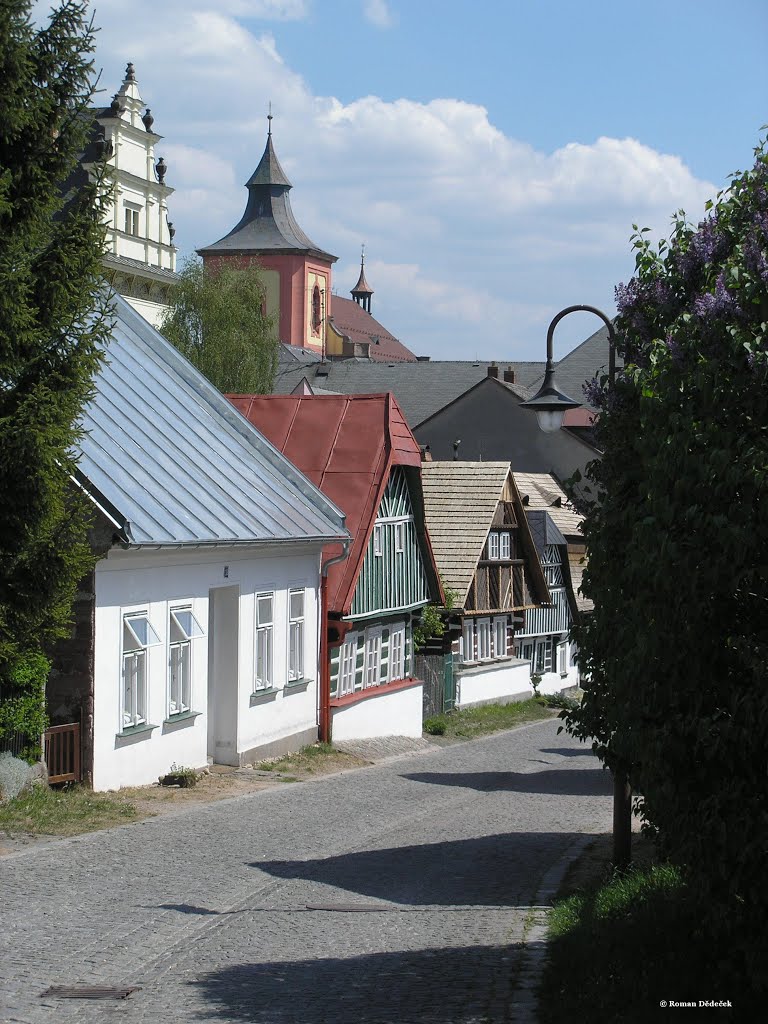 Zvědavá ulička (Jilemnice) by jotyng