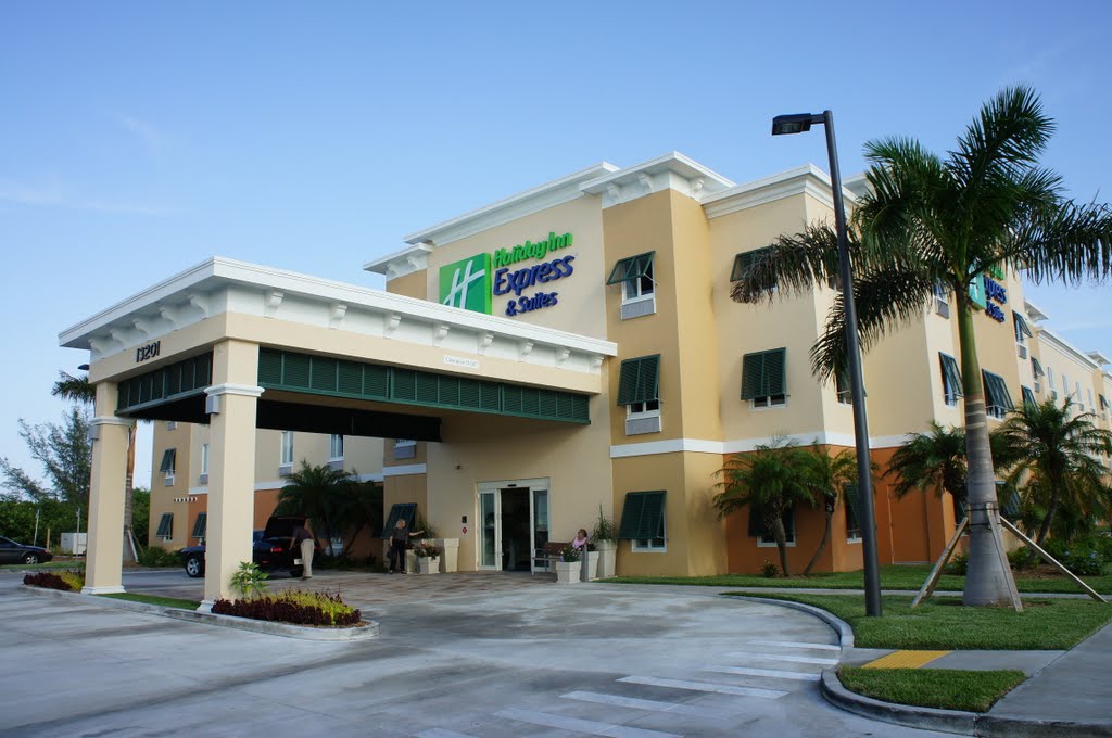 Holiday Inn Express & Suites, Marathon Key MM 54 by DAMDC