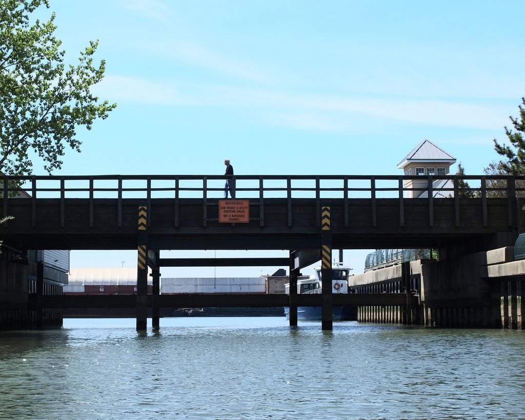 Chapel Avenue Bridge, Port Liberte, Jersey City NJ by jag9889