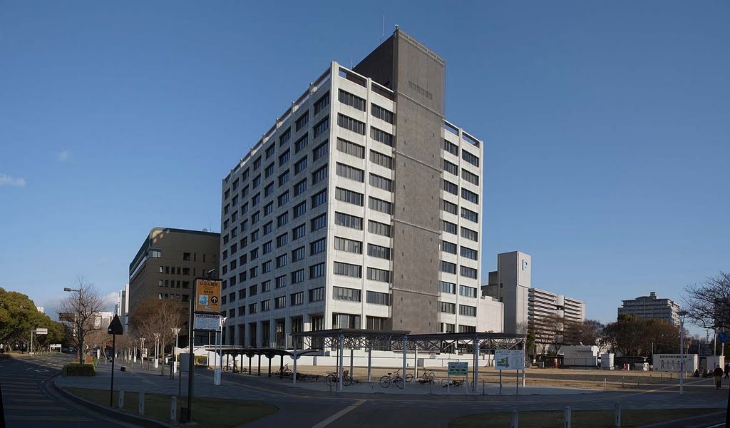 Yokkaichi city office , 四日市市役所 by ztanuki