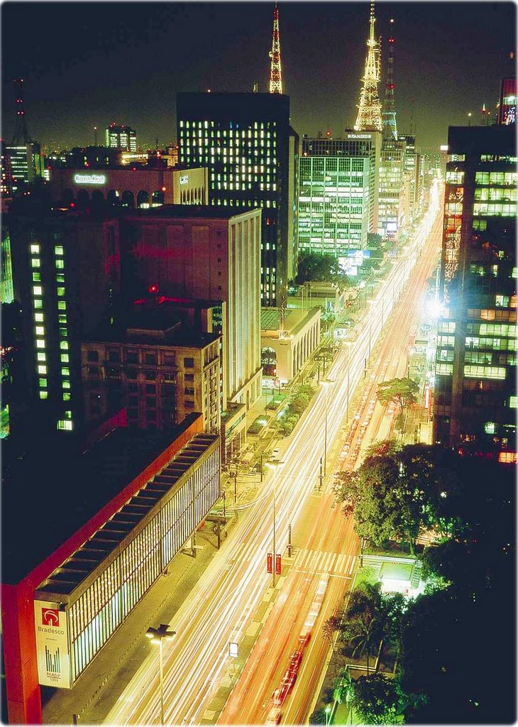 Avenida Paulista by Marcus Boer