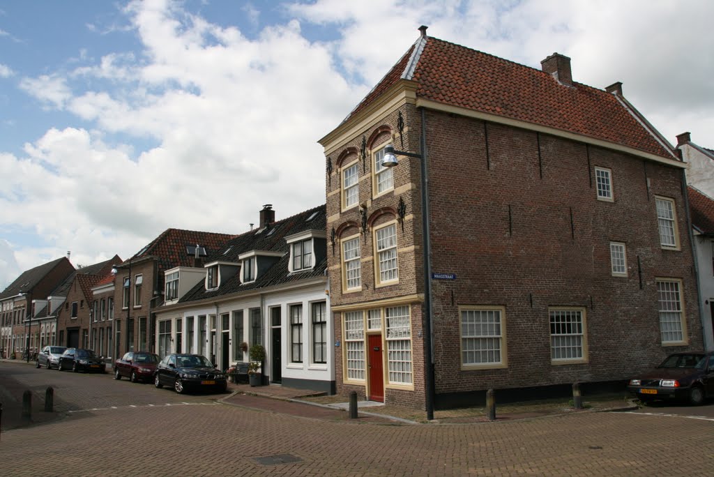 Oenselsestraat thv Aart-Robberstraat, Zaltbommel. by Carl030nl