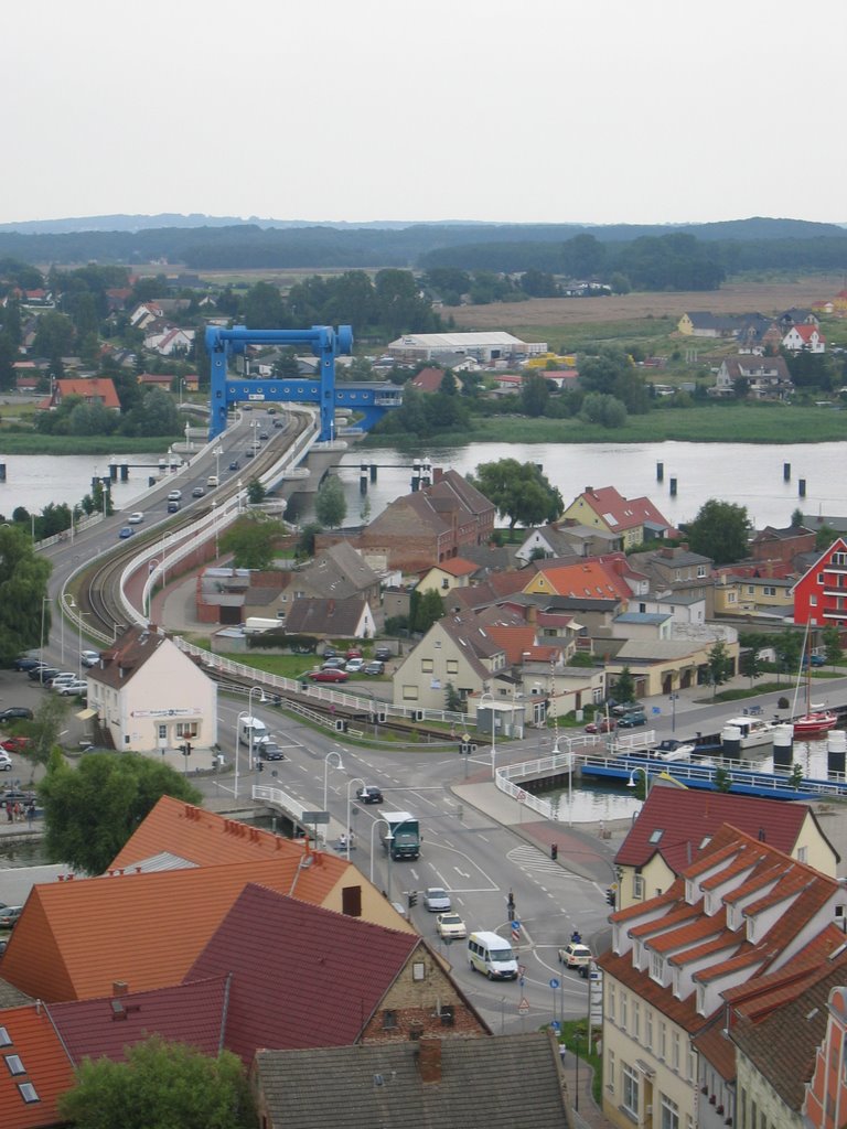 Blick vom Kirchturm auf die Brücke by IXUS