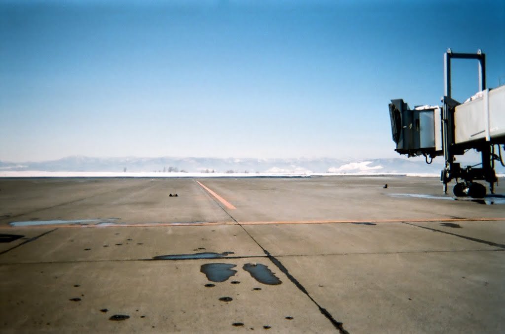 旭川空港2005年 by Yoshihiko Hayashi