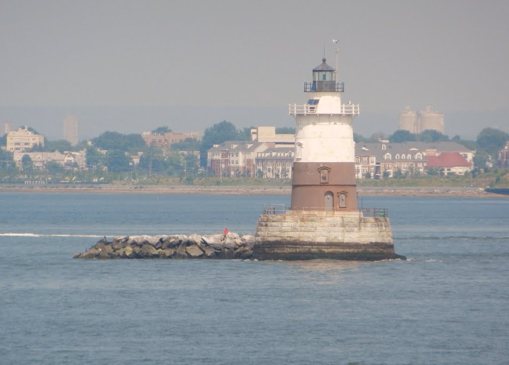 Robbins Reef Lighthouse, New York Harbor by StephenHarris