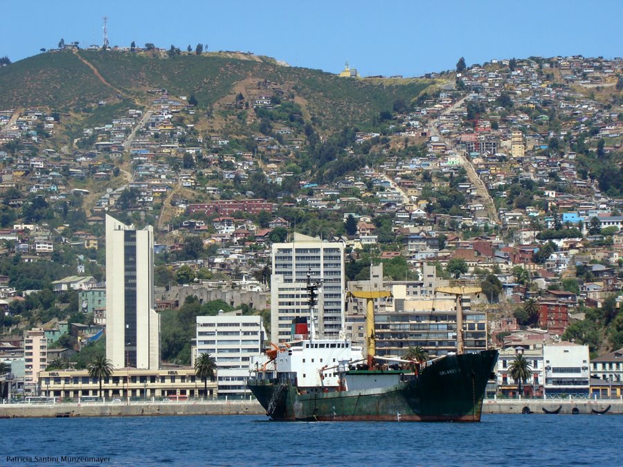 Cerros de Valparaíso, Chile 2 by Patricia Santini