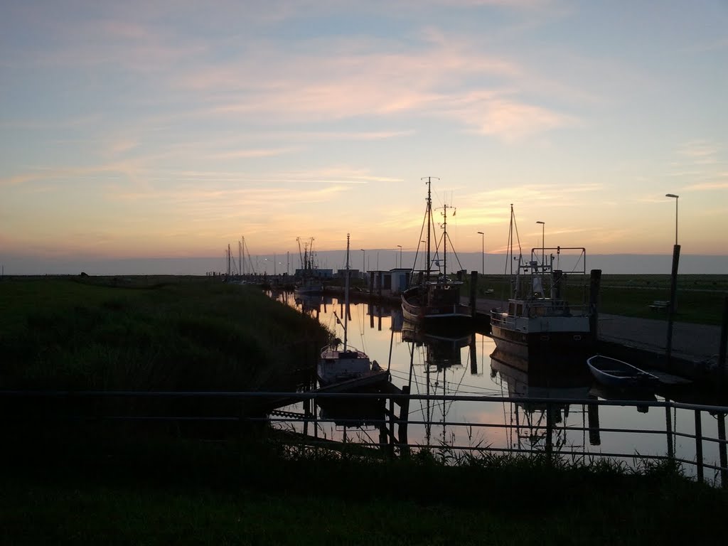 Ein Genuss für´s Auge: Der Sonnenuntergang am Hafen von Spieka-Neufeld by Familie Tlatlik