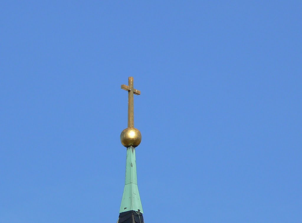 Drebach (Erzgeb.) - Die Turmspitze der Christuskirche Drebach, eine Evangelisch methodistische Kirche by Thomas Eichler