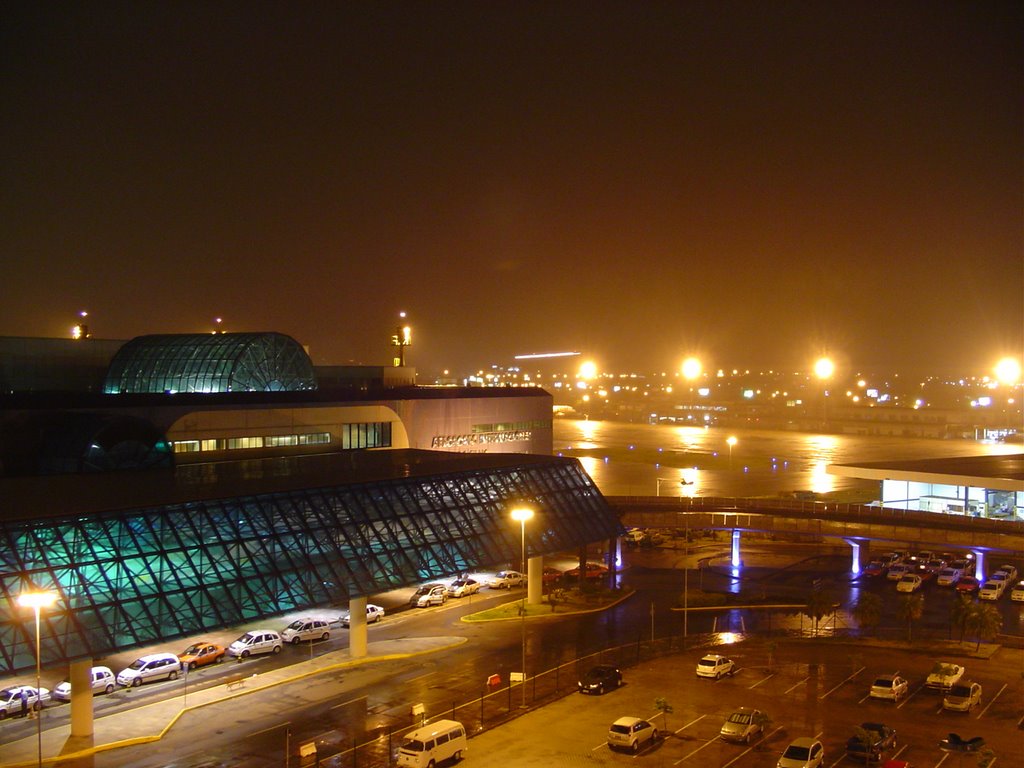 Aeroporto Salgado Filho - Porto Alegre by Christian Heit