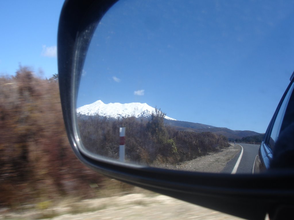 Reverse look of Mt Ruapehu by StuartCannan