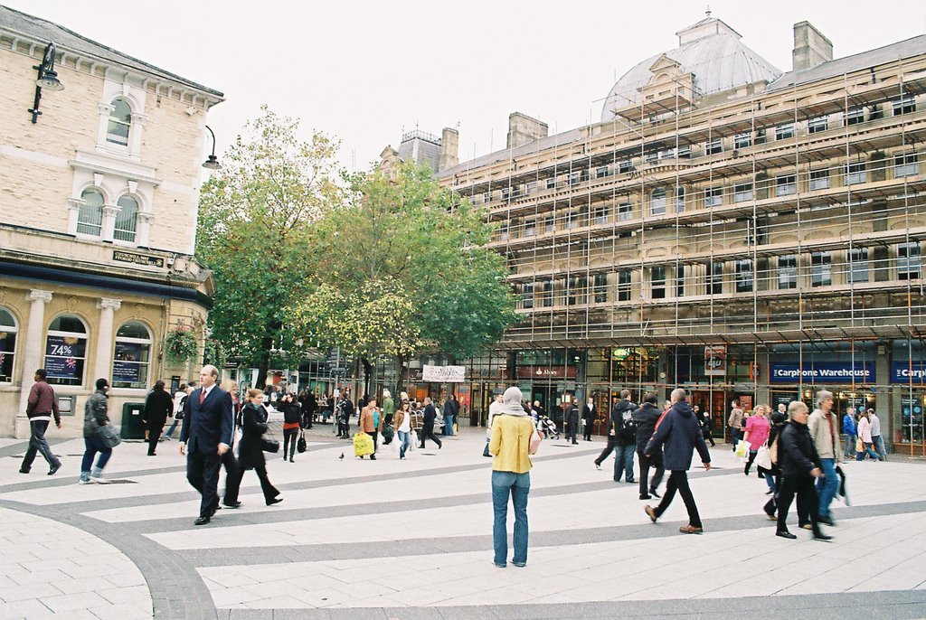 Capitol Square, Cardiff by Geoff Francis