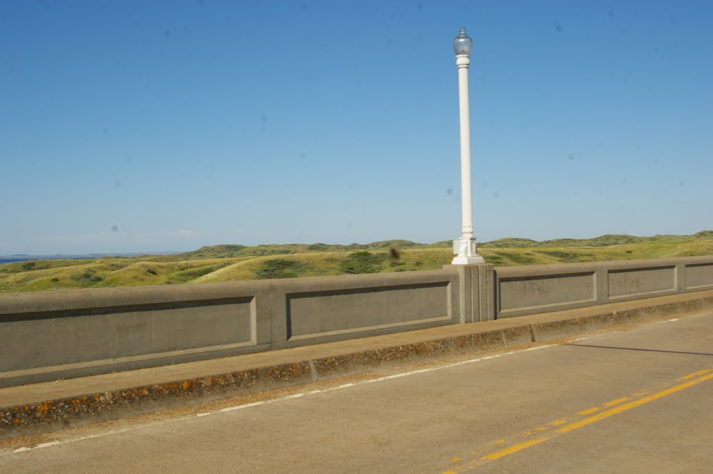 2011 07-25, Montana - USA - Fort Peck spillway - bridge view by Qwilleran