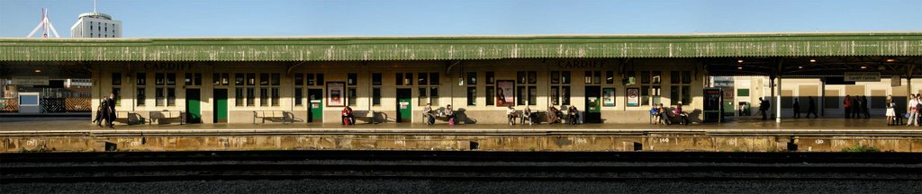 Platform 2, Cardiff Central Station by gordonplant