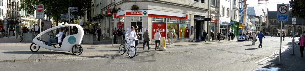 Queen Street, Cardiff by gordonplant