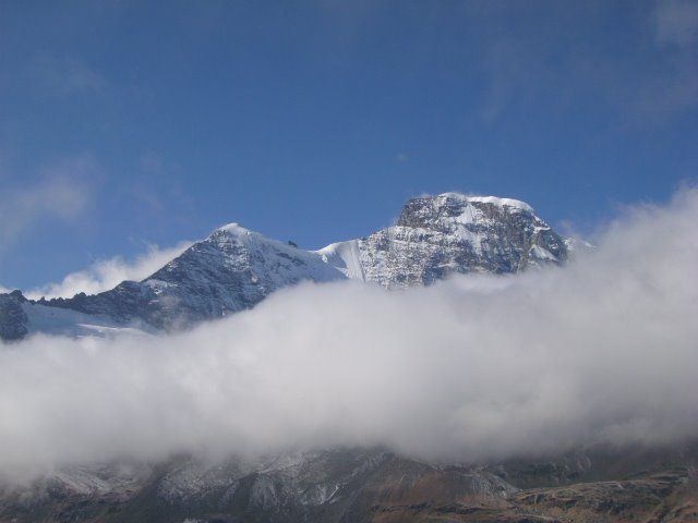 Tour de Boussine avec l'arête S-E du Grand Combin de Tsessette 4141.2m by Heinrich WAGNER