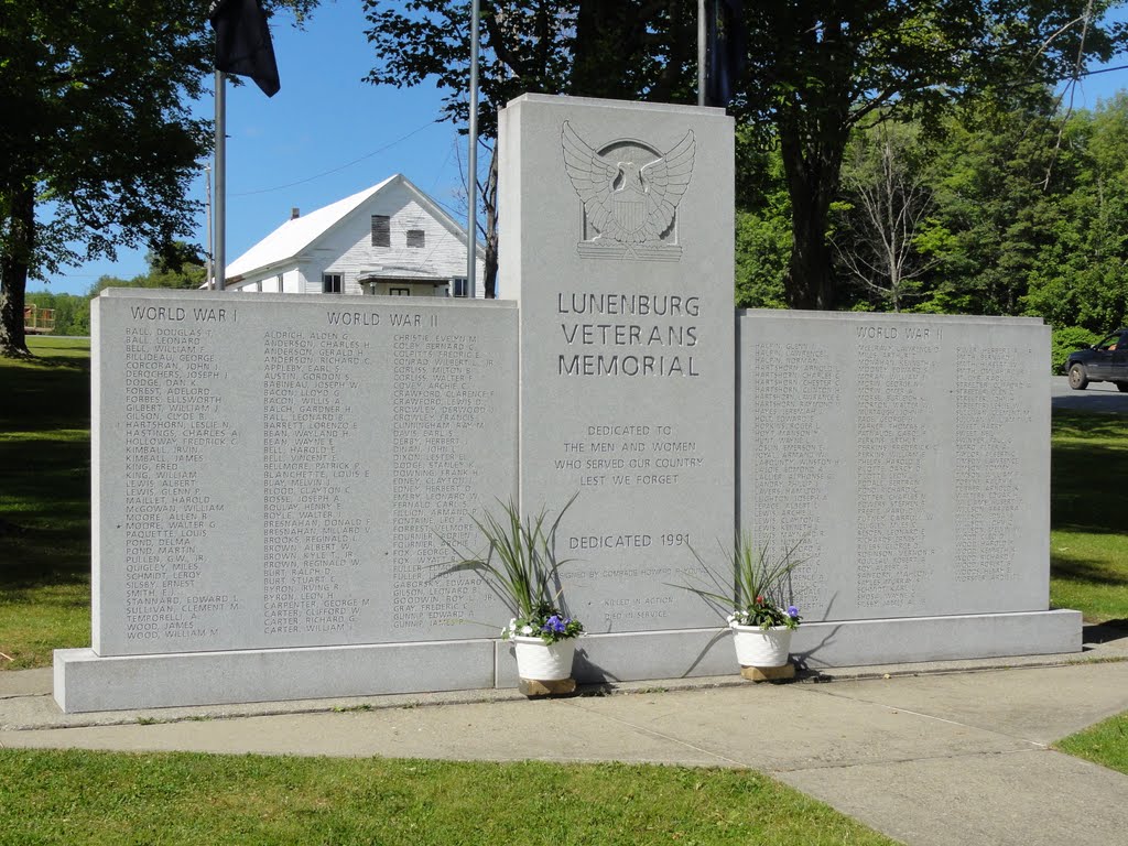 Memorial,lunenburg by achyutanandaj