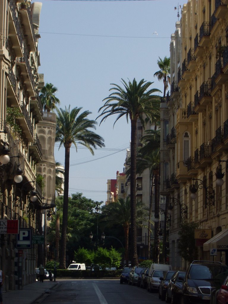 Valencia, Calle del Conde de Salvatierra de Alava by Jens Krause