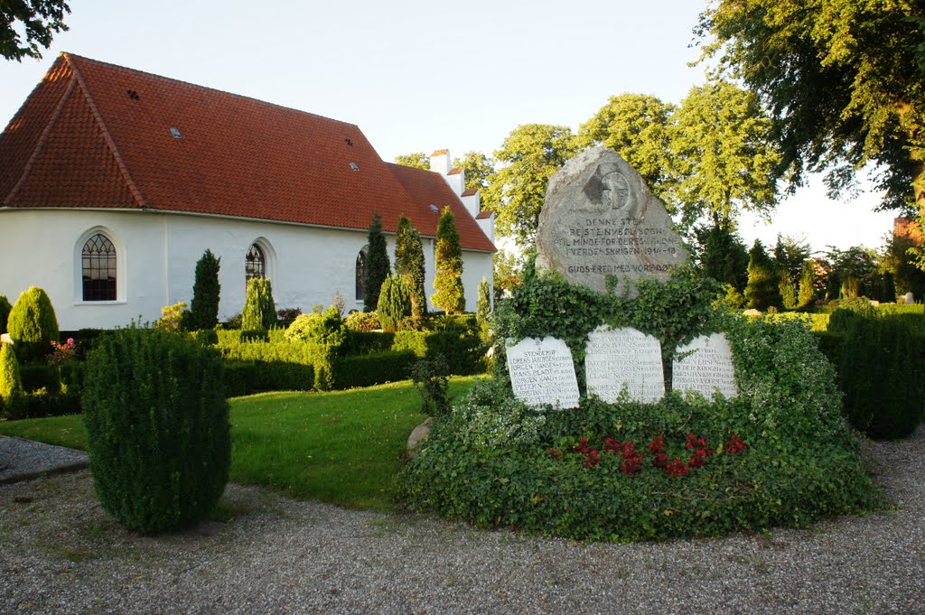 Nybøl kirke, 26. juli 2011 by papkassen