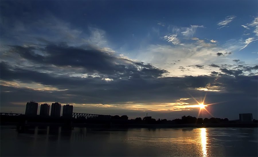 Danube sunset by S_tem