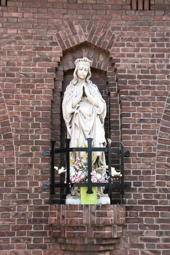 Hoeven - Sint Janstraat: H. Johannes de Doperkerk by Scholte