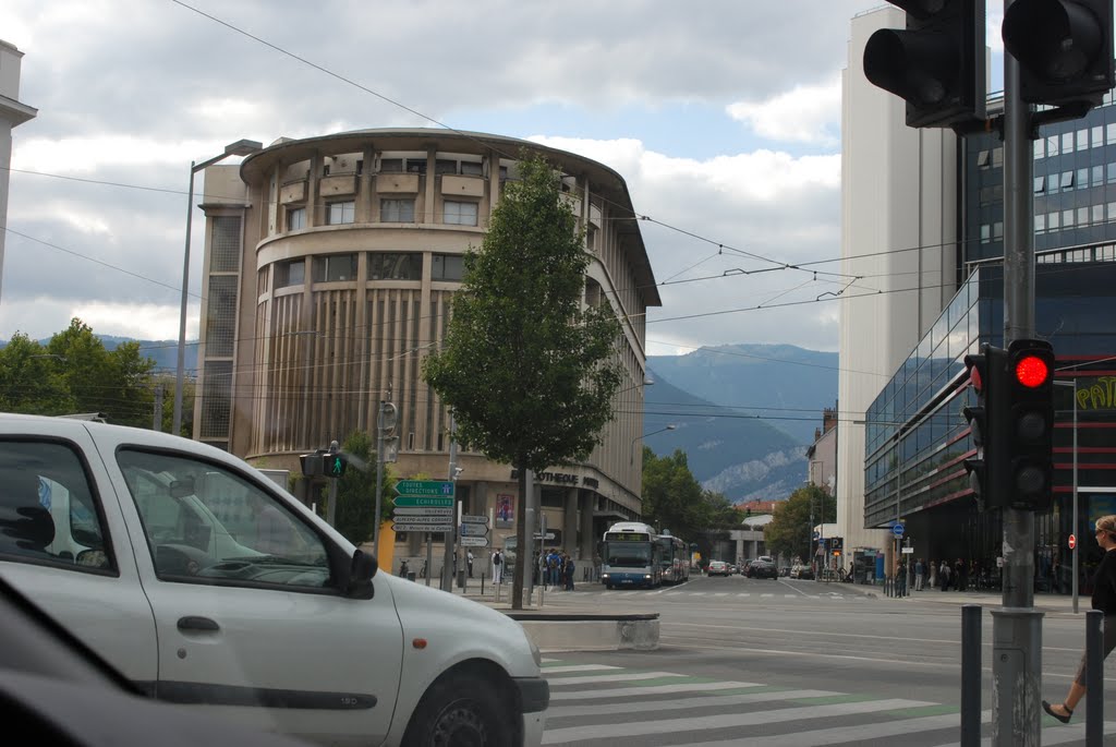 Grenoble, municipal library, research branch by zhuchenkooo