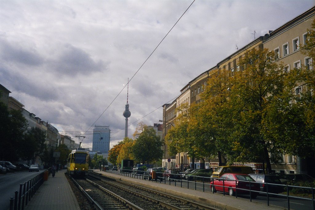 Prenzlauer Allee Richtung Alexanderplatz by gdfoto