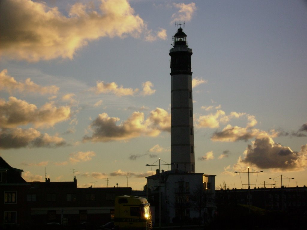 Phare de Calais (62) by ien62