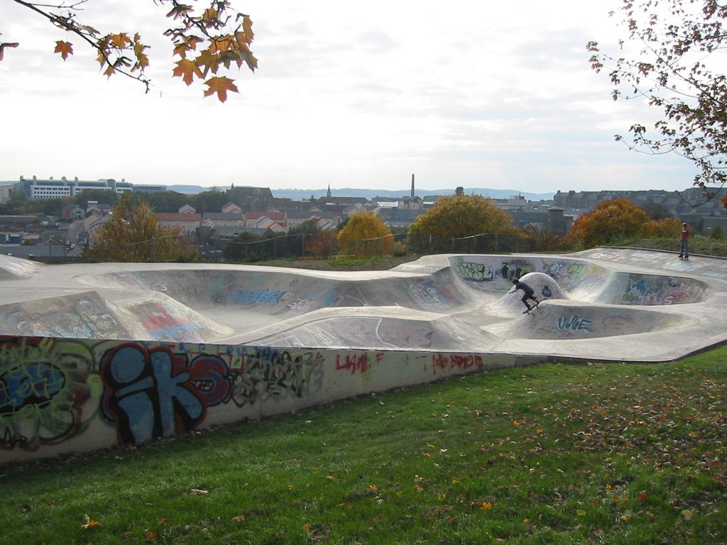 Dudhope Skatepark by ihatetechnology