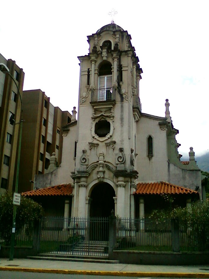 Iglesia Santo Tomas de Aquino - Campo Alegre - Caracas by Alberto Rojas