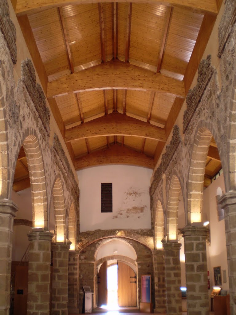 Interior de Santa María de la Encina. by tgya