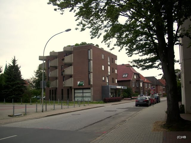 Brunsbüttel am Nord-Ostsee-Kanal, Ostermoorer Strasse by Heinz.Bock