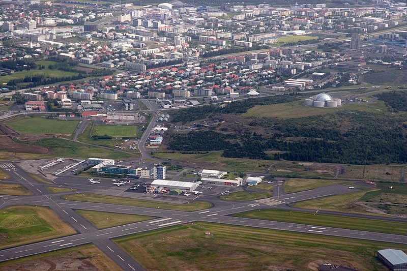 Perlan, Reykjavik airport by tblackburn