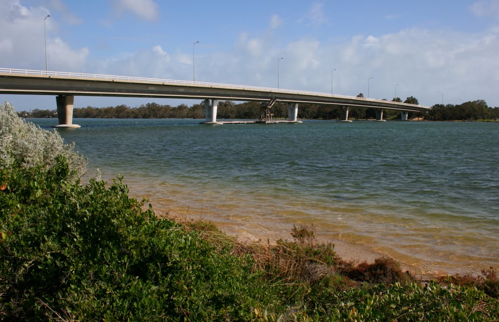 Mandurah Estuary Bridge (Mandurah Bypass). by jockswa