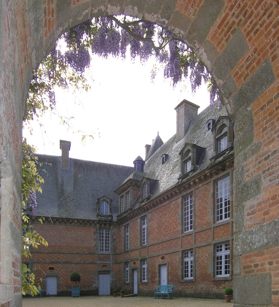 Carrouges, Le Château by mady77