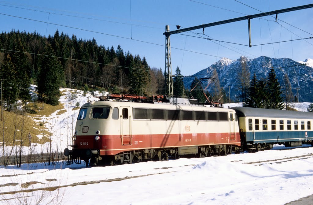 113 312 im Bahnhof Klais (1993) by peter biewald