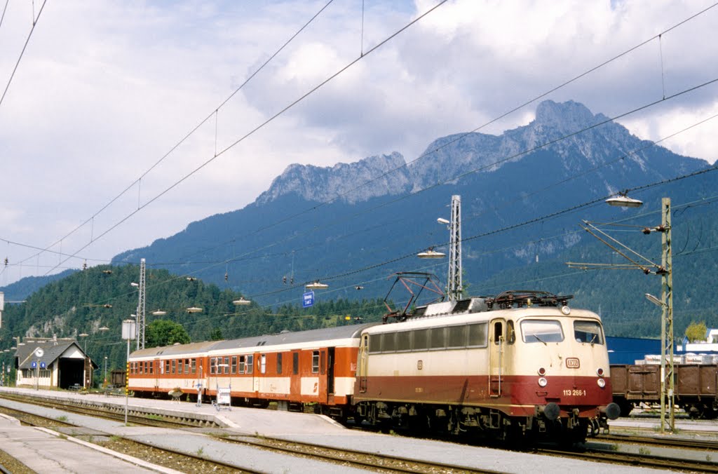 113 266 im Bahnhof Reutte in Tirol (1992) by peter biewald