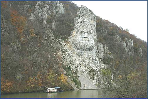 Decebal Fels an der Donau Ro by Günther Schuller