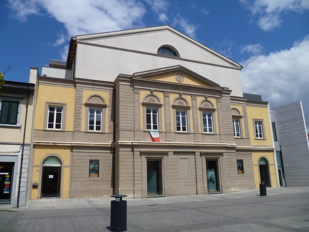 Campi Bisenzio (Firenze) - Teatro Dante in piazza Dante by leochiodojeans