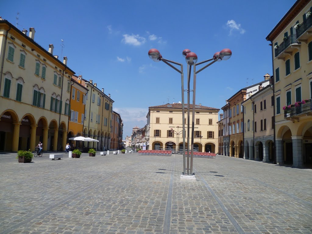 Carpi (MO) - Piazza Garibaldi by leochiodojeans