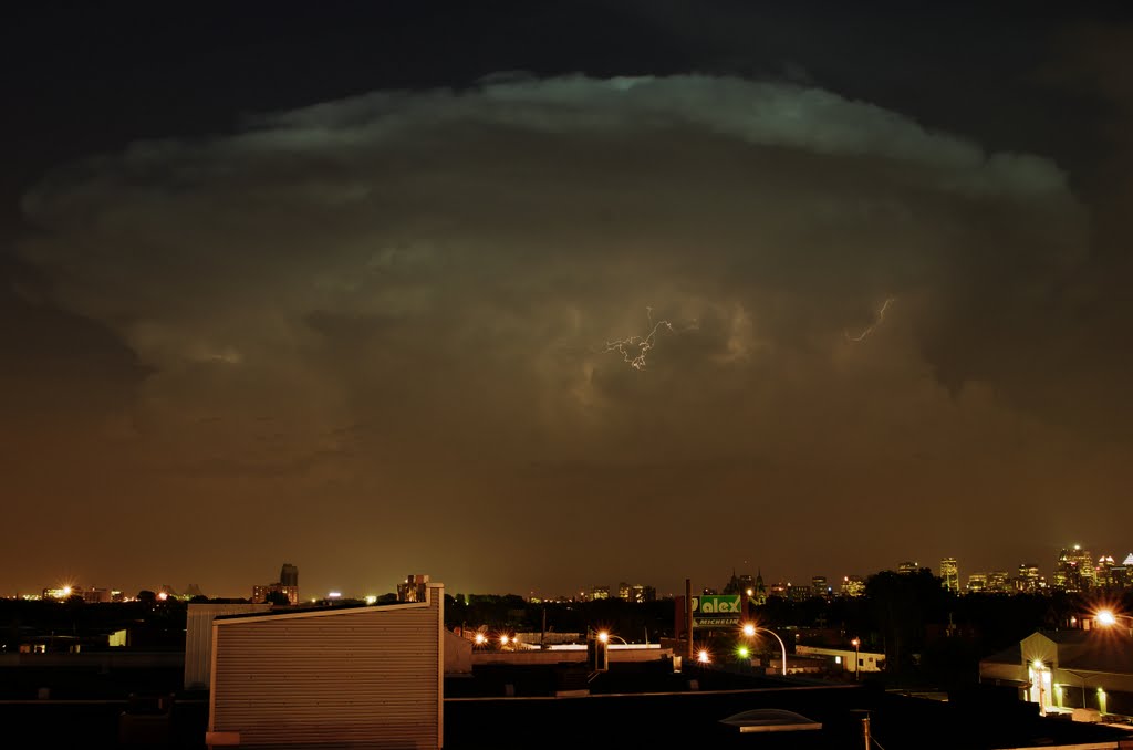 Orage de chaleur sur Montréal by Stéphane  Garcia